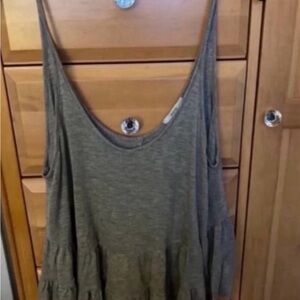 Women's Flowy Tank Top. Size Medium In Gray By Acemi.